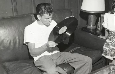 I vinili colorati si sentono meglio, peggio o come quelli neri?